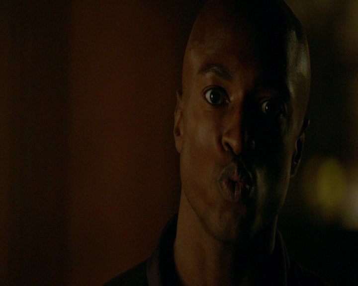 VampireDiaries-dot-nl_VampireDiaries-8x11YouMadeAChoiceToBeGood1723.jpg