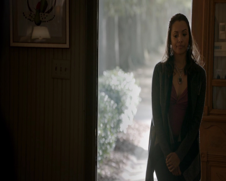 VampireDiaries-dot-nl_VampireDiaries-8x11YouMadeAChoiceToBeGood1794.jpg