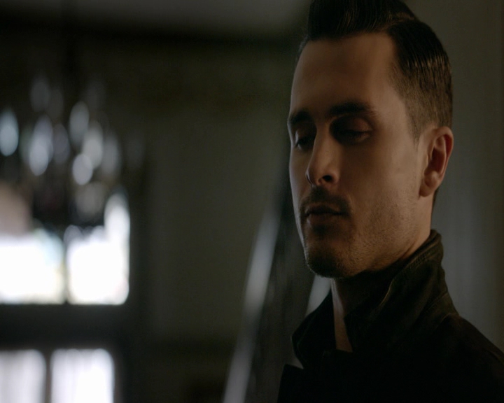 VampireDiaries-dot-nl_VampireDiaries-8x11YouMadeAChoiceToBeGood1807.jpg