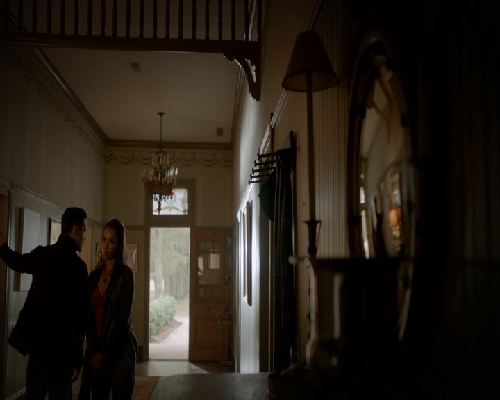 VampireDiaries-dot-nl_VampireDiaries-8x11YouMadeAChoiceToBeGood1862.jpg