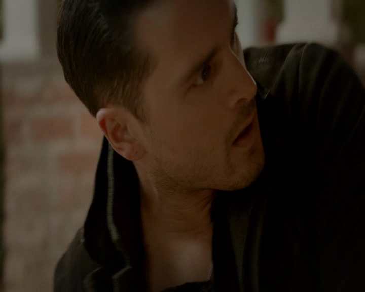 VampireDiaries-dot-nl_VampireDiaries-8x11YouMadeAChoiceToBeGood1920.jpg