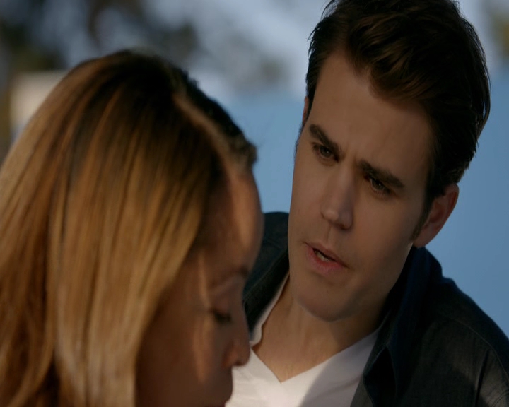 VampireDiaries-dot-nl_VampireDiaries-8x11YouMadeAChoiceToBeGood1923.jpg