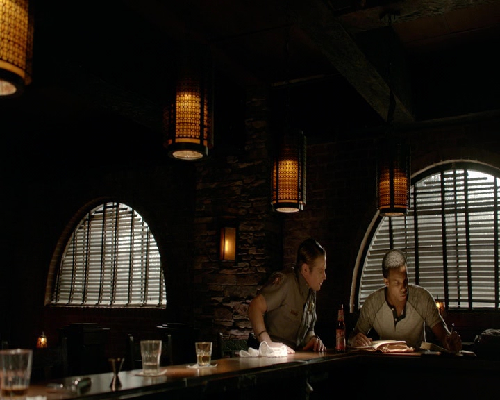 VampireDiaries-dot-nl_VampireDiaries-8x11YouMadeAChoiceToBeGood2015.jpg