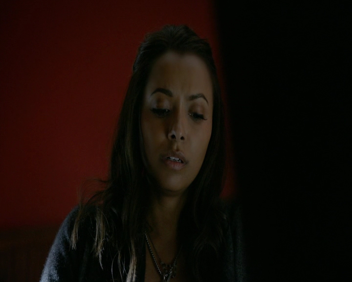 VampireDiaries-dot-nl_VampireDiaries-8x11YouMadeAChoiceToBeGood2135.jpg
