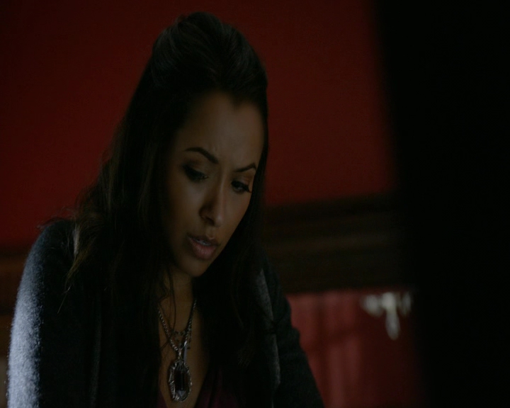 VampireDiaries-dot-nl_VampireDiaries-8x11YouMadeAChoiceToBeGood2139.jpg VampireDiaries-dot-nl_VampireDiaries-8x11YouMadeAChoiceToBeGood2139.jpg