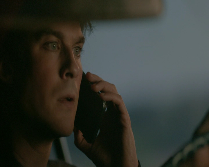 VampireDiaries-dot-nl_VampireDiaries-8x11YouMadeAChoiceToBeGood2215.jpg