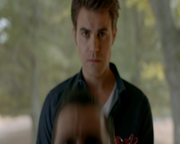 VampireDiaries-dot-nl_VampireDiaries-8x11YouMadeAChoiceToBeGood2280.jpg