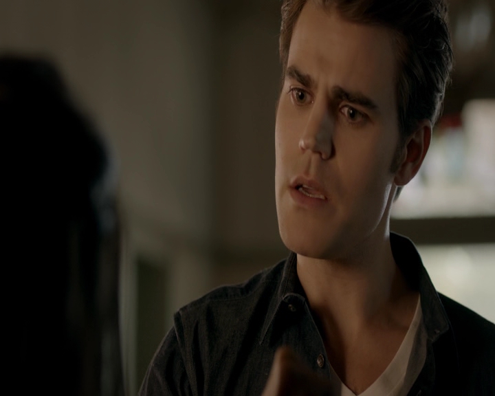 VampireDiaries-dot-nl_VampireDiaries-8x11YouMadeAChoiceToBeGood2304.jpg