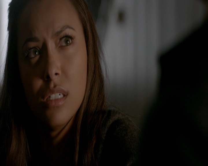 VampireDiaries-dot-nl_VampireDiaries-8x11YouMadeAChoiceToBeGood2307.jpg