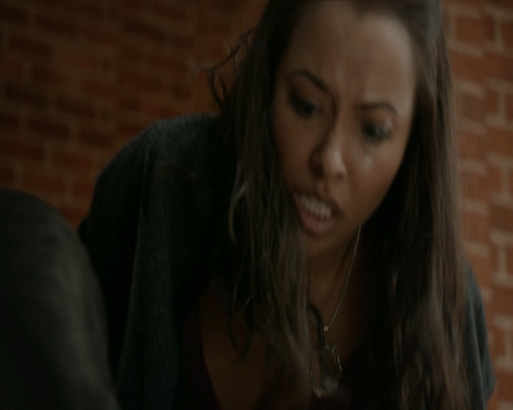 VampireDiaries-dot-nl_VampireDiaries-8x11YouMadeAChoiceToBeGood2332.jpg