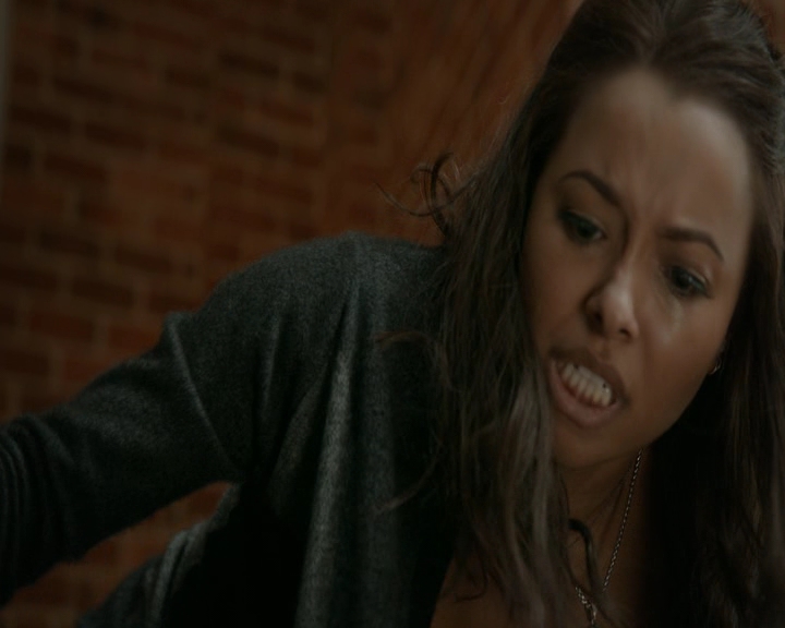 VampireDiaries-dot-nl_VampireDiaries-8x11YouMadeAChoiceToBeGood2333.jpg