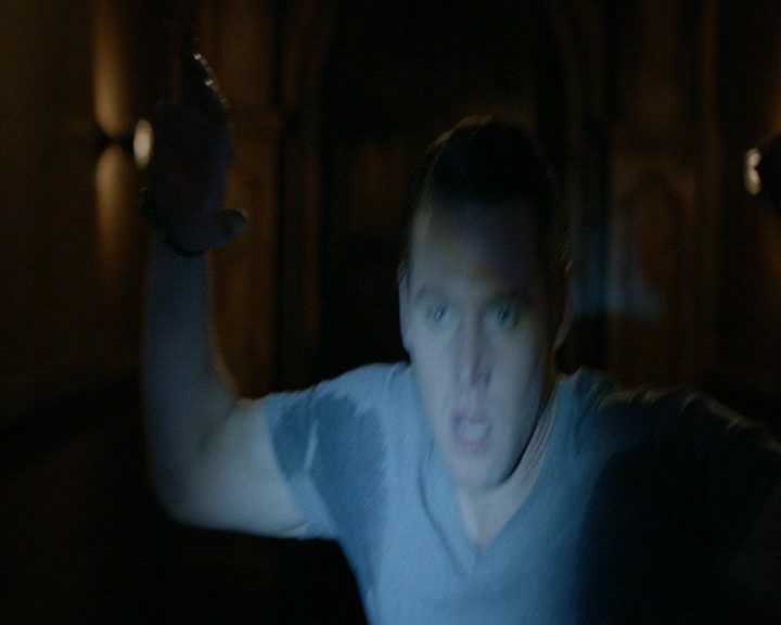 VampireDiaries-dot-nl_VampireDiaries-8x12WhatAreYou0041.jpg