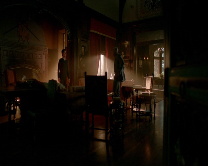 VampireDiaries-dot-nl_VampireDiaries-8x12WhatAreYou0432.jpg