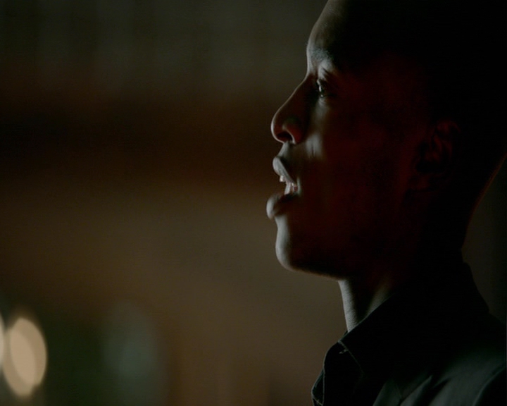 VampireDiaries-dot-nl_VampireDiaries-8x12WhatAreYou0447.jpg