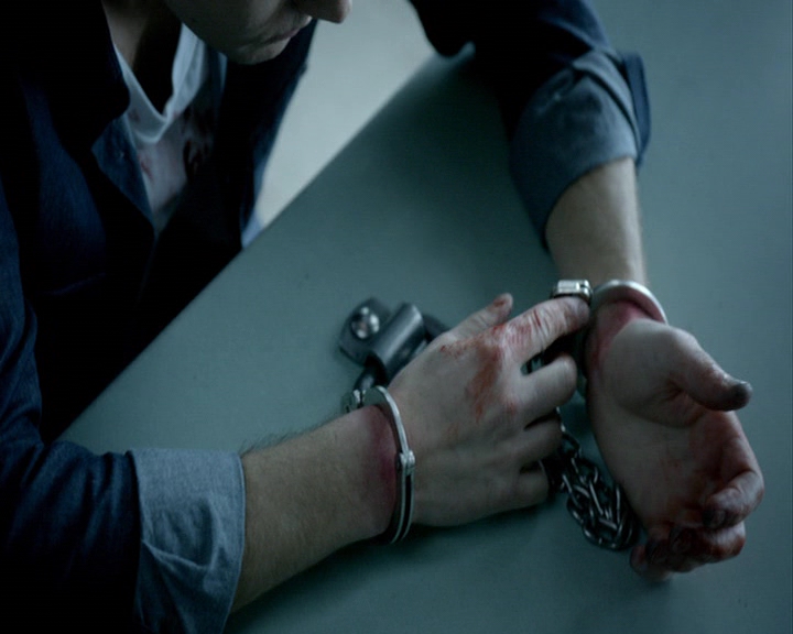 VampireDiaries-dot-nl_VampireDiaries-8x12WhatAreYou0466.jpg