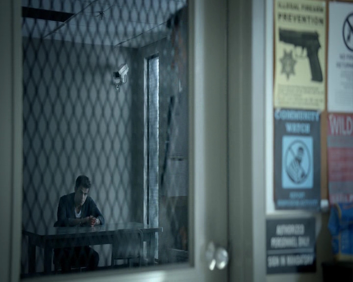VampireDiaries-dot-nl_VampireDiaries-8x12WhatAreYou0471.jpg