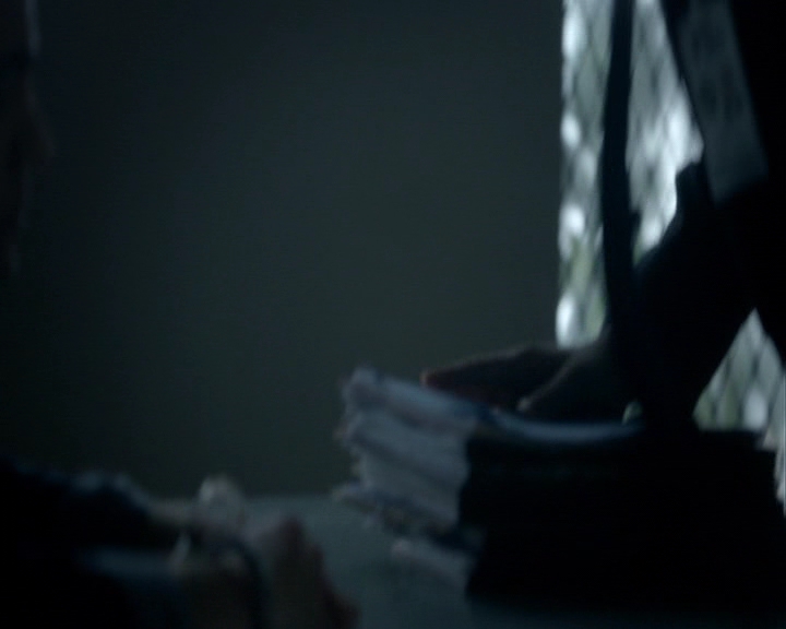 VampireDiaries-dot-nl_VampireDiaries-8x12WhatAreYou0477.jpg
