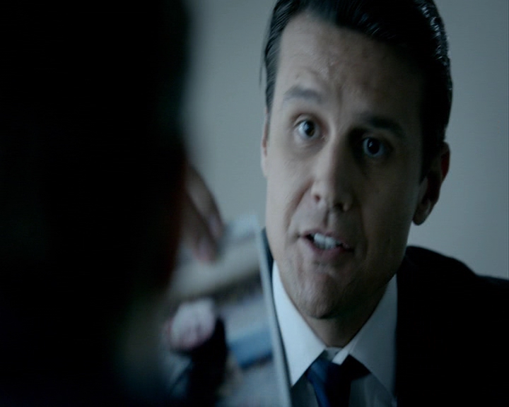 VampireDiaries-dot-nl_VampireDiaries-8x12WhatAreYou0483.jpg