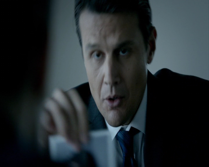 VampireDiaries-dot-nl_VampireDiaries-8x12WhatAreYou0491.jpg