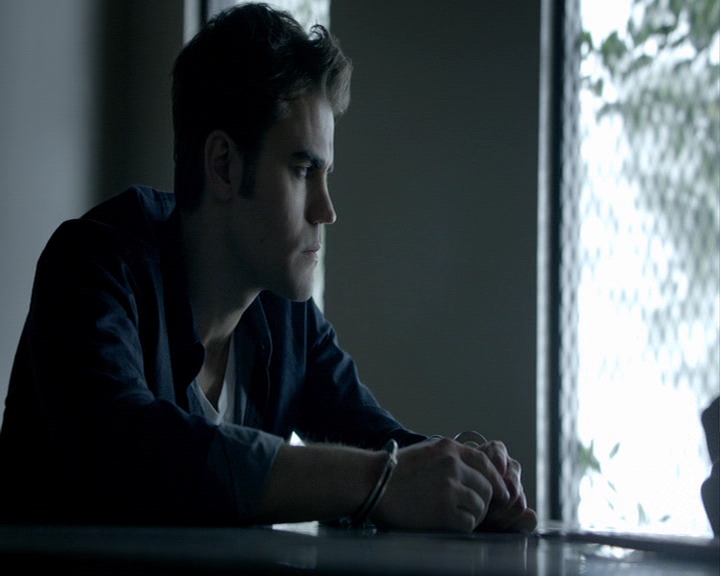 VampireDiaries-dot-nl_VampireDiaries-8x12WhatAreYou0502.jpg