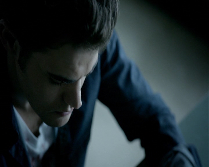 VampireDiaries-dot-nl_VampireDiaries-8x12WhatAreYou0503.jpg