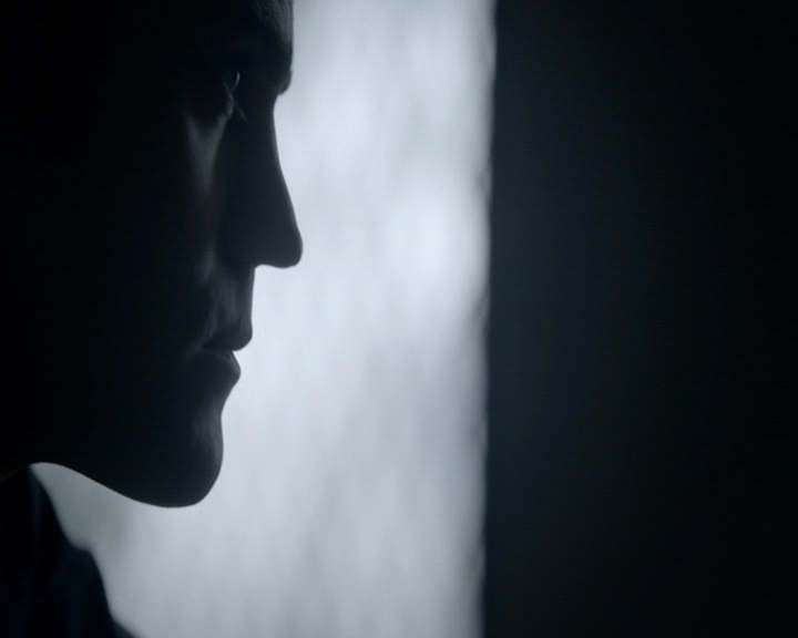 VampireDiaries-dot-nl_VampireDiaries-8x12WhatAreYou0507.jpg
