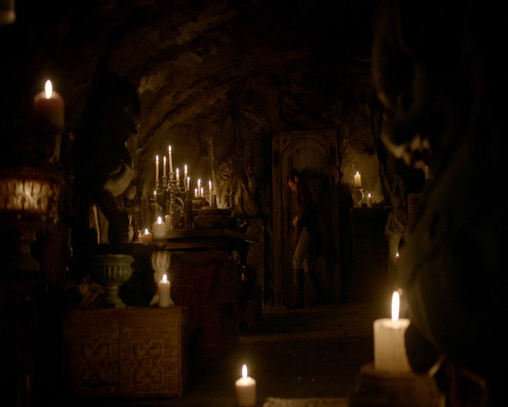 VampireDiaries-dot-nl_VampireDiaries-8x12WhatAreYou1617.jpg
