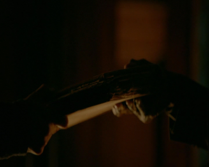 VampireDiaries-dot-nl_VampireDiaries-8x12WhatAreYou1782.jpg