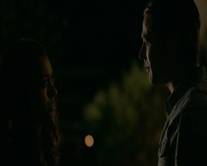 VampireDiaries-dot-nl_VampireDiaries-8x12WhatAreYou1956.jpg