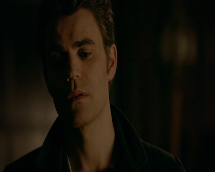 VampireDiaries-dot-nl_VampireDiaries-8x12WhatAreYou2111.jpg