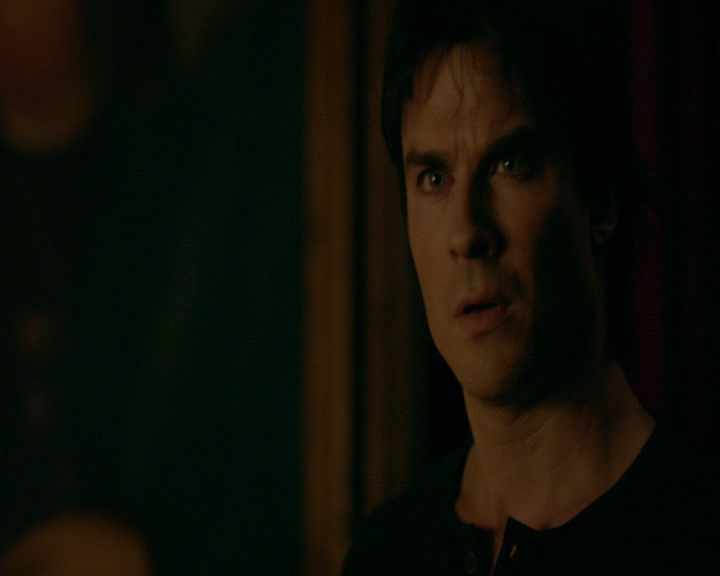 VampireDiaries-dot-nl_VampireDiaries-8x12WhatAreYou2122.jpg