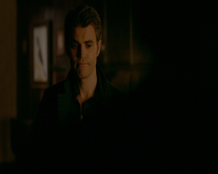 VampireDiaries-dot-nl_VampireDiaries-8x12WhatAreYou2132.jpg