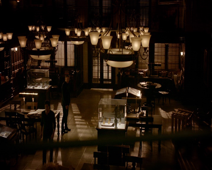 VampireDiaries-dot-nl_VampireDiaries-8x12WhatAreYou2216.jpg