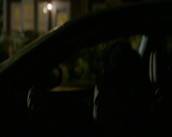 VampireDiaries-dot-nl_VampireDiaries-8x12WhatAreYou2224.jpg