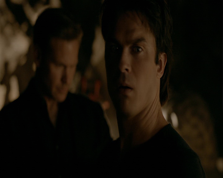 VampireDiaries-dot-nl_VampireDiaries-8x12WhatAreYou2273.jpg