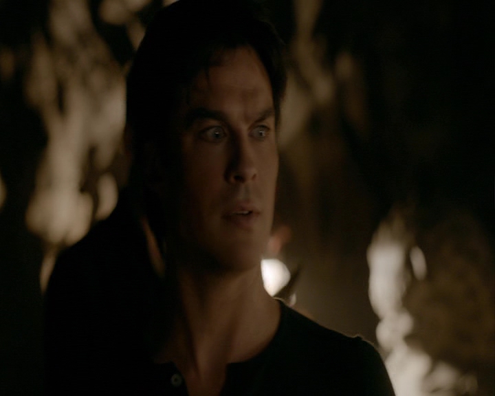 VampireDiaries-dot-nl_VampireDiaries-8x12WhatAreYou2275.jpg
