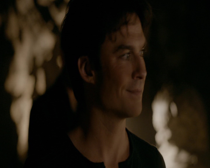 VampireDiaries-dot-nl_VampireDiaries-8x12WhatAreYou2276.jpg