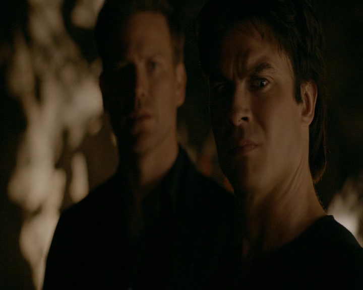 VampireDiaries-dot-nl_VampireDiaries-8x12WhatAreYou2296.jpg