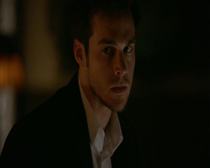 VampireDiaries-dot-nl_VampireDiaries-8x13TheLiesWillCatchUpToYou0100.jpg