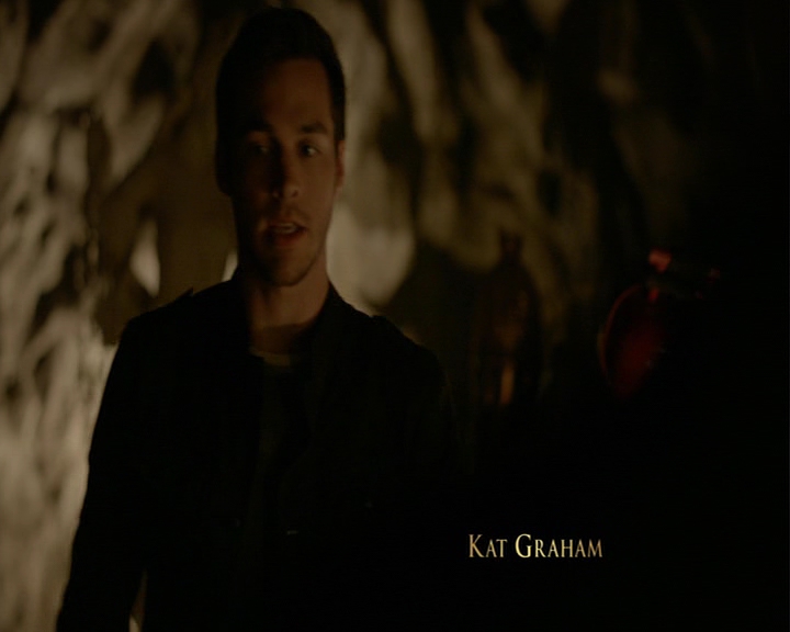 VampireDiaries-dot-nl_VampireDiaries-8x13TheLiesWillCatchUpToYou0126.jpg