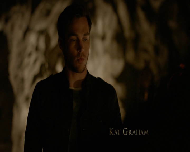 VampireDiaries-dot-nl_VampireDiaries-8x13TheLiesWillCatchUpToYou0127.jpg