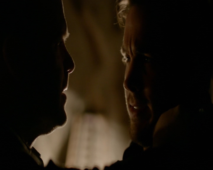 VampireDiaries-dot-nl_VampireDiaries-8x13TheLiesWillCatchUpToYou0148.jpg