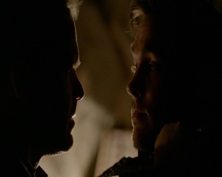 VampireDiaries-dot-nl_VampireDiaries-8x13TheLiesWillCatchUpToYou0152.jpg