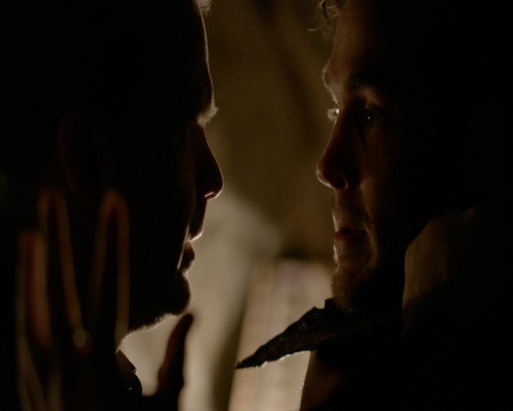 VampireDiaries-dot-nl_VampireDiaries-8x13TheLiesWillCatchUpToYou0159.jpg