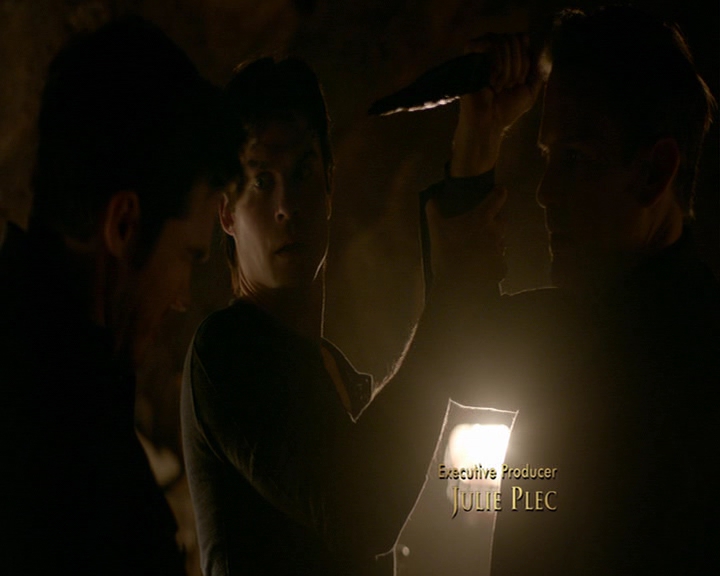 VampireDiaries-dot-nl_VampireDiaries-8x13TheLiesWillCatchUpToYou0203.jpg
