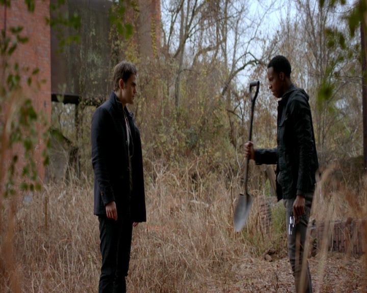 VampireDiaries-dot-nl_VampireDiaries-8x13TheLiesWillCatchUpToYou0515.jpg