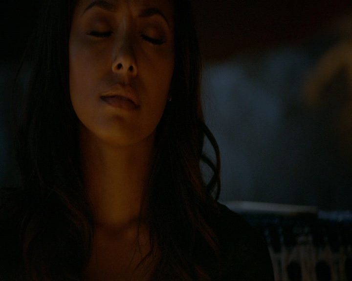 VampireDiaries-dot-nl_VampireDiaries-8x13TheLiesWillCatchUpToYou0533.jpg