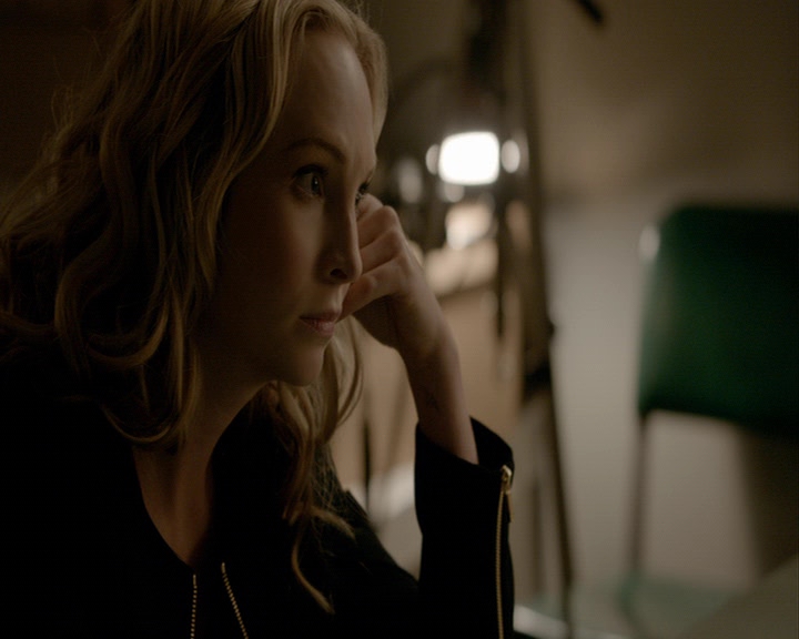 VampireDiaries-dot-nl_VampireDiaries-8x13TheLiesWillCatchUpToYou0799.jpg