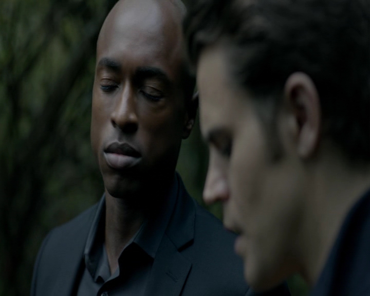 VampireDiaries-dot-nl_VampireDiaries-8x13TheLiesWillCatchUpToYou1759.jpg