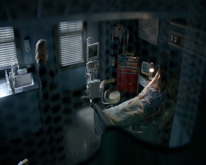 VampireDiaries-dot-nl_VampireDiaries-8x13TheLiesWillCatchUpToYou2030.jpg